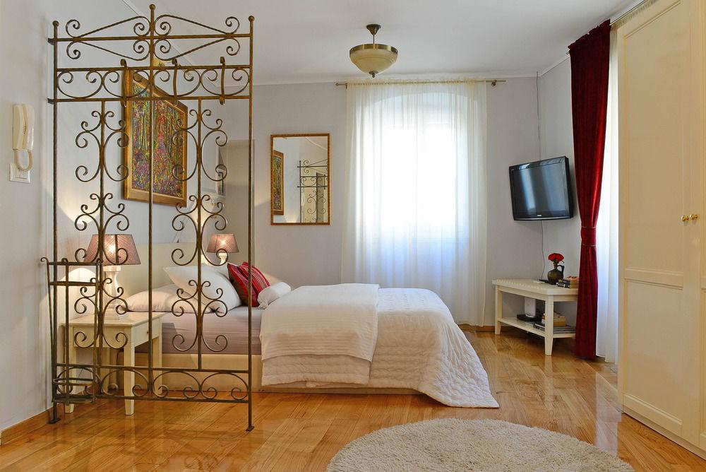 Hotel Olivia